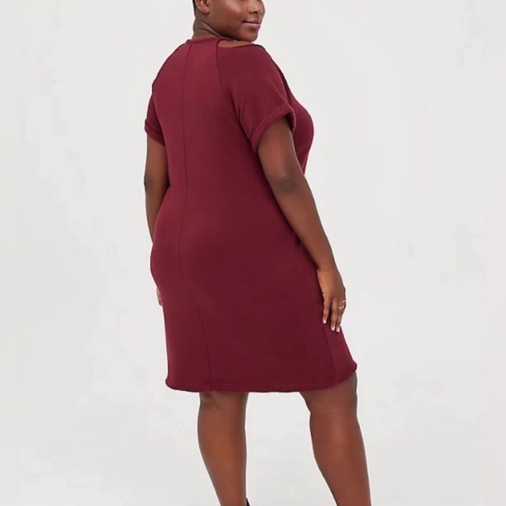 Torrid Mini Cozy Fleece Cold Shoulder Dress
Size 1 (1X) 14/16 NWT & 2 (2X) 18/20 - Picture 3 of 7
